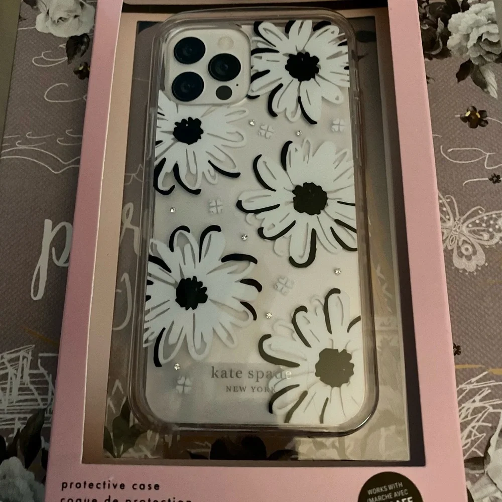 Kate spade cell phone case I Phone 12 Pro - Picture 2 of 4